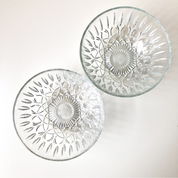 Set of 2 Clear Glass Bowls Vintage 6” Diameter Salad Dessert Intricate Pattern - Picture 7 of 8